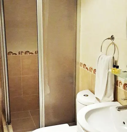 Gur Hotel 2*