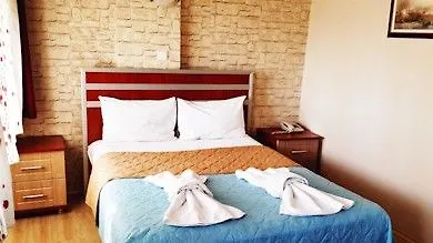 Hotel Gur 2*
